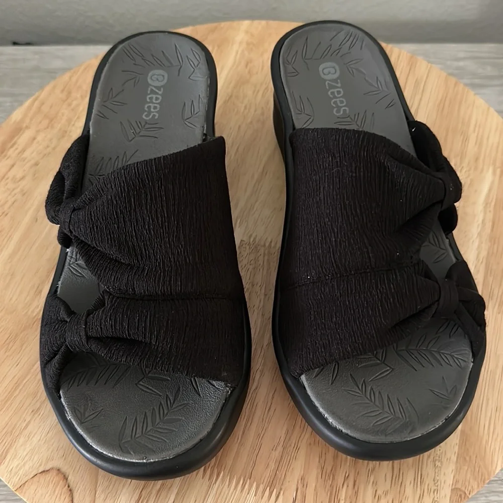 Bzees Smile More Bow-Strap Washable Sandal